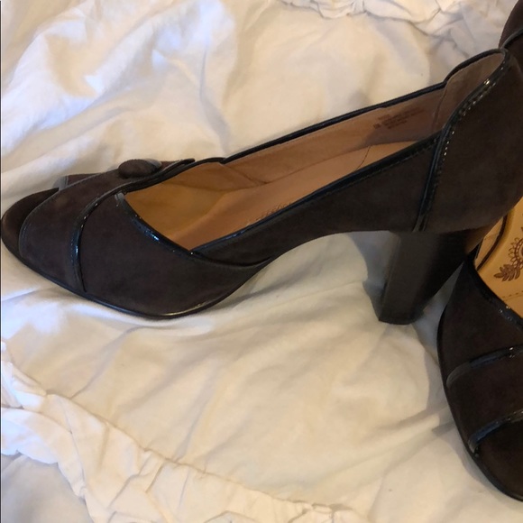 *NEVER WORN* Sofft Heels - Picture 2 of 4